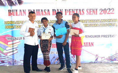 Hebat, Tim Debat XII IPA 2 Berhasil Raih Juara 2 di Perayaan Bulan Bahasa